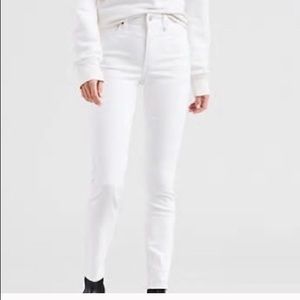 Levi's 712 Slim Fit Mid-Rise